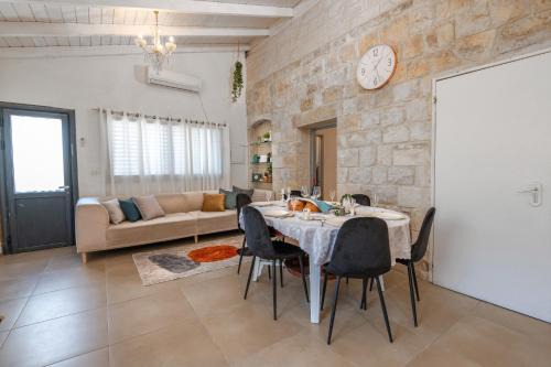 Safed Old City Apartment | Discover Nof Marom - Your Ideal Stay in the Old City