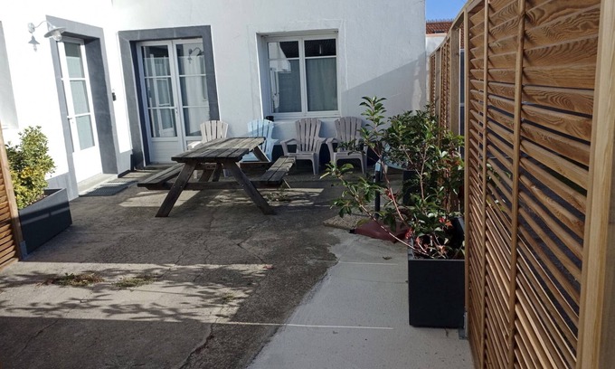 Noirmoutier-en-l'Ile House | Family-Friendly Noirmoutier House with Ocean View & Pool