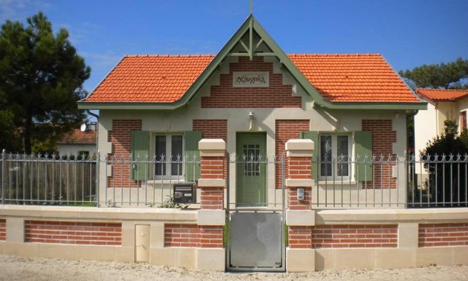 Soulac-sur-Mer Villa | Experience Nokanhui: Oceanfront Retreat with 10/10 Ratings