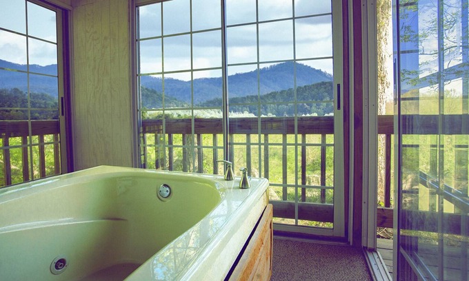 Greeneville Bed & Breakfast | Experience Nolichuckey Bluffs Bed & Breakfast Cabins