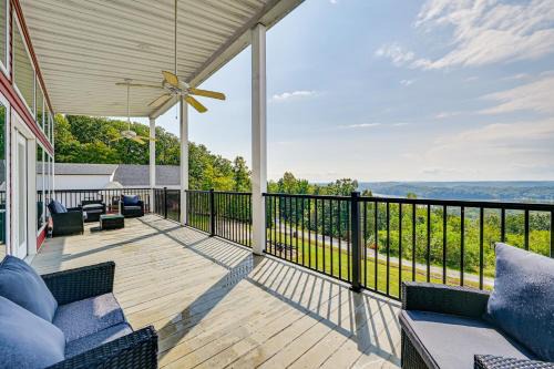 Clarkson House | Nolin Lake Home with Decks and Fire Pit in Clarkson!