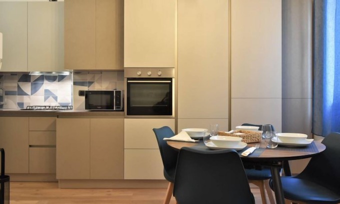 NoLo Apartment | Stay at NoLo Flat: Family-Friendly with Spa & Kitchen Amenities