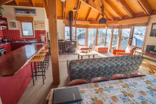 Hotham Heights Ski Chalet | Experience Family-Friendly Comfort at Nolyski - 4-Star Rated