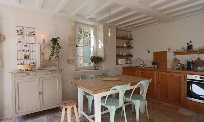 Port-en-Bessin-Huppain House | Experience Oceanfront Bliss at NOMADE FISH Fisherman's House