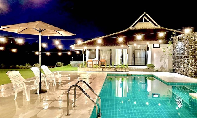 Chiang Mai Villa | Discover Nomads Riverside Chiangmai with Pool & Breakfast