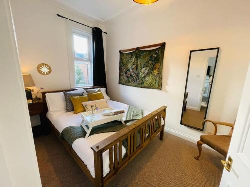Exeter Apartment | Discover Nomi Homes: Family-Friendly Stay in Exeter Centre
