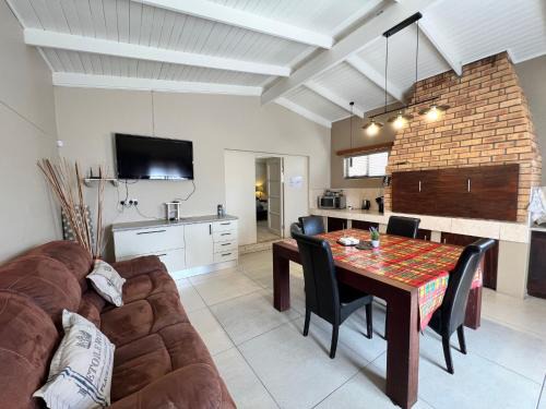 Walvis Bay Apartment | Budget-Friendly Nomland: Pet and Child Friendly Stay