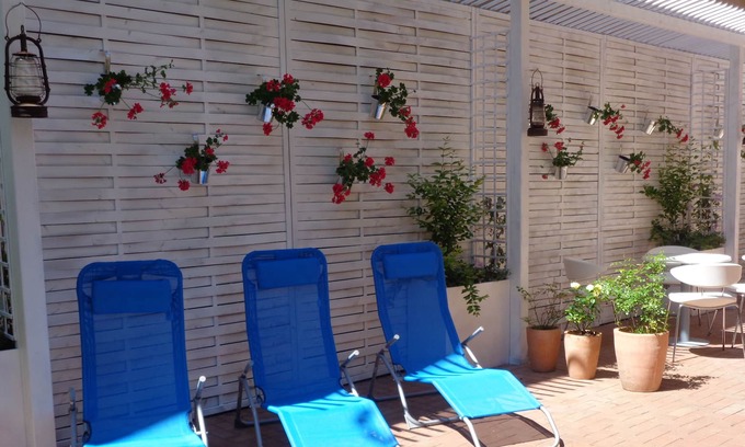 Eimersleben Apartment | Ideal Non-Smoking Room with Pool & Ocean View Near A2