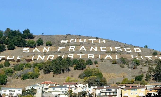 South San Francisco Hotel | Relaxing Non-Smoking Two Queens Room at Hotel Nova SFO