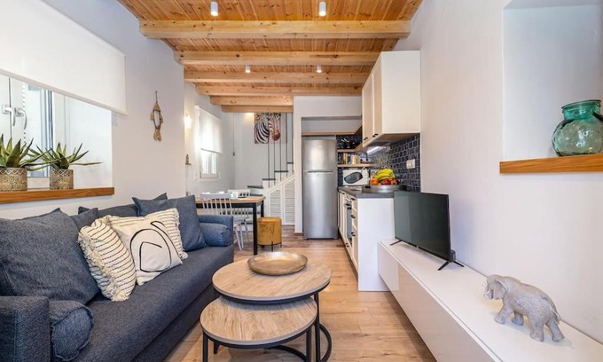 Liapades House | Discover Nona's Dorf Haus: Pet-Friendly Ocean Views