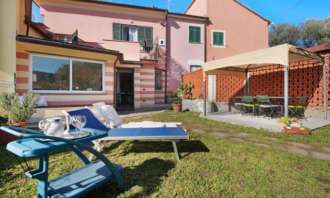 Riva Trigoso House | Nonna Adele: Guest Rated 8.8 with Pet & Child Friendly Amenities