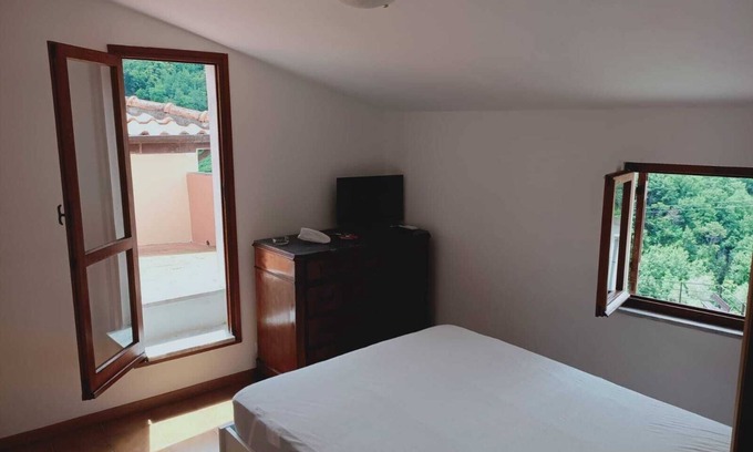 Comeglio Apartment | Discover Nonna Maria: A Pet-Friendly Retreat by the Sea