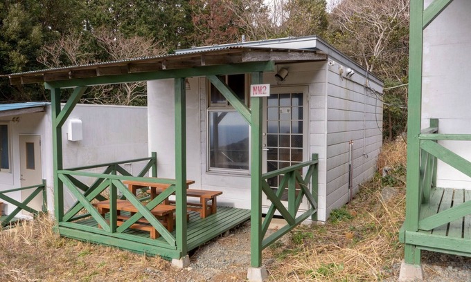 Ihama Cottage | Cozy Courtside Tiny Box for Two in Kamo-gun Shizuoka