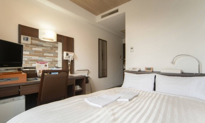Tosu Hotel | Cozy Nonsmoking Semidouble Room with Free Breakfast
