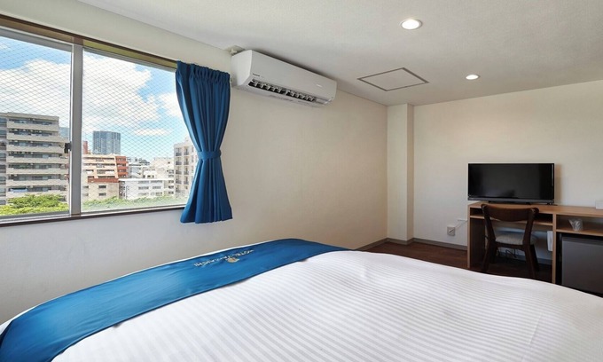 Makishi Hotel | Comfortable Nonsmoking Semidouble Room in Naha, Okinawa