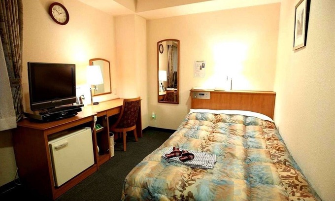 Sakai Ward Hotel | Cozy Semidouble Room with Breakfast in Sakai, Osaka