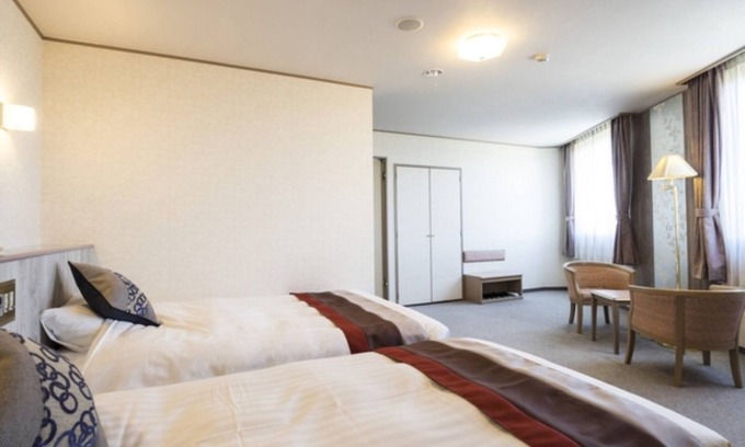 Higashihiroshima Hotel | Prime Nonsmoking Twin Rooms with Natural Hot Spring Access