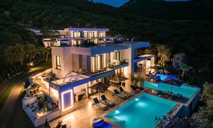 Skala Rachoniou Villa | Exceptional Nooa Villas: Oceanfront with Pool & 10/10 Rating