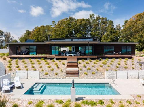 Parua Bay Villa | Relax at Nook Bay House with Inviting Pool Access