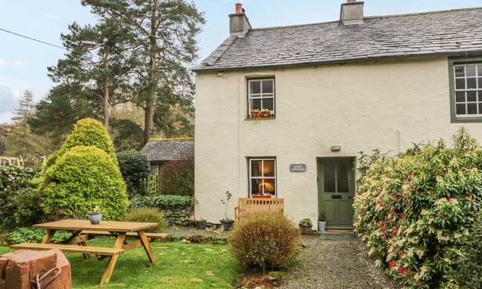 Rosthwaite Cottage | Pet-Friendly NOOK COTTAGE: Character Cottage in Keswick