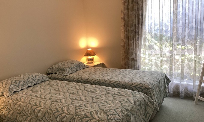 Peregian Beach House | Exceptional Noosa/Coolum 2 Bedroom Studio with Kitchen