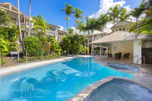 Noosaville Apartment | Discover Noosa Outrigger Beach Resort with Pool & Hot Tub