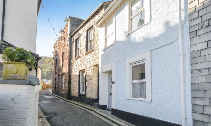 Cawsand Cottage | Spacious Nor Nour: Family-Friendly Stay for 6 Guests