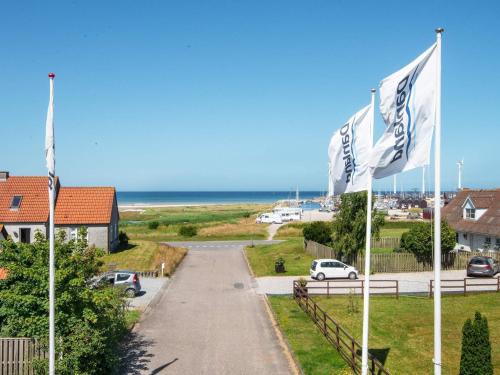 Bønnerup Strand Apartment | Cozy Apartment Glesborg LXI: Family-Friendly with Kitchen