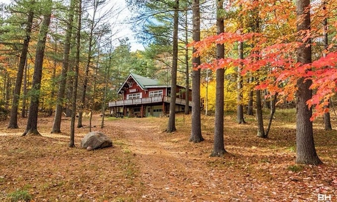 Jay Ski Chalet | Nordic Chalet with Modern Interior & Relaxing Sauna Retreat