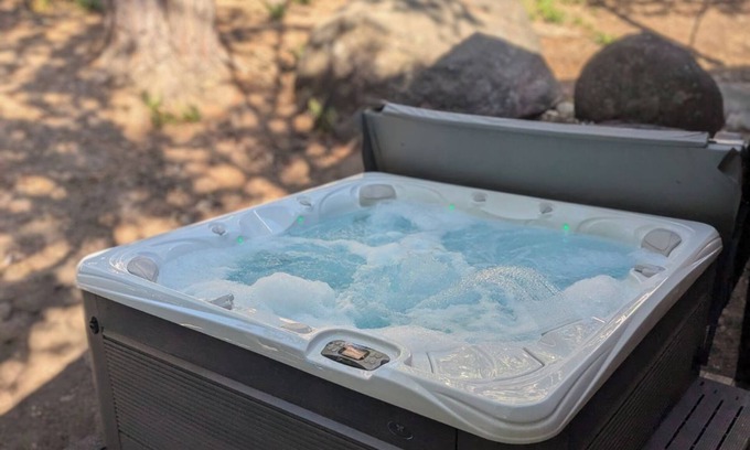 Running Springs House | Nordic Holiday Home with Hot Tub & Pet-Friendly Perks