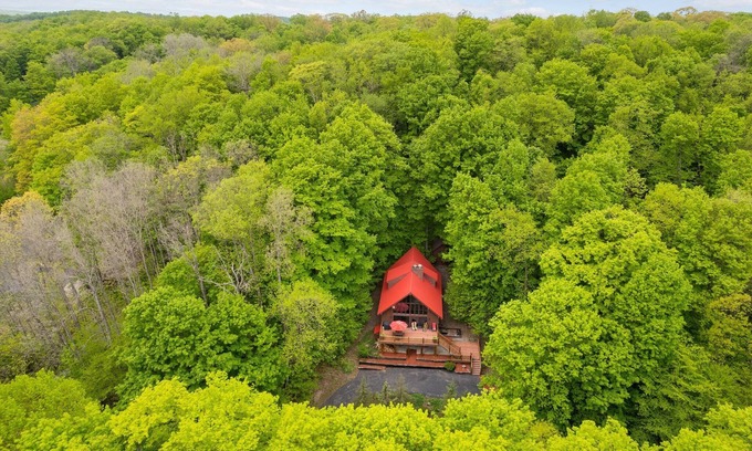 Bellaire Cabin | Inviting Nordic Serenity at Schuss Mountain, Sleeps 16