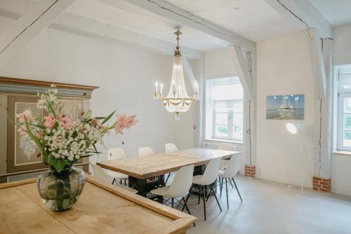 Tetenbull Apartment | NordseeEstate - Cozy Loft with Sauna & Pet-Friendly Charm