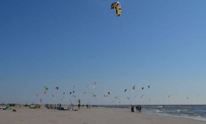 Katingsiel Apartment | Experience Sea Cloud 2 in Germany: Family & Pet Friendly Stay