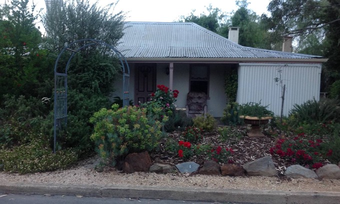 Tanunda Cottage | Ocean View Spa Cottage: Guest Rated 9.8 & Wheelchair Accessible