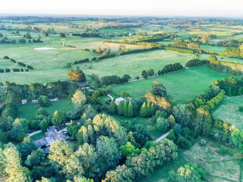 Exeter House | Kid-Friendly Normandie Park Exeter - High Guest Rating 9.3