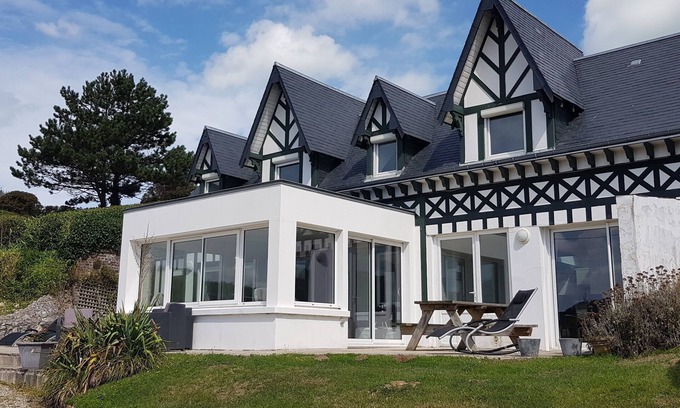 Dieppe House | Idyllic Normandy Gîte with Oceanfront Views for 5 Guests