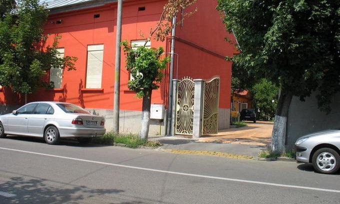 Tirgu Mures House | Discover Comfort at Noroc si Fericire - 4-Star Retreat