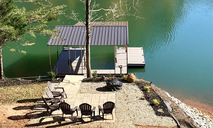 Big Creek Cabin | Discover Dawson Creek Lakefront Rentals with Dock & Pool