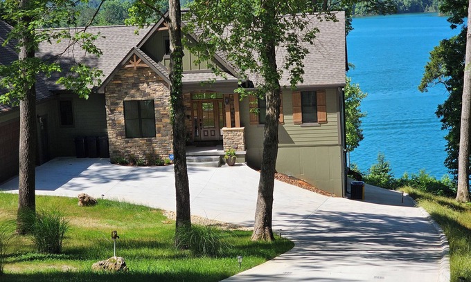 La Follette House | Ultimate Lakefront Retreat with Private Dock & Spa Amenities
