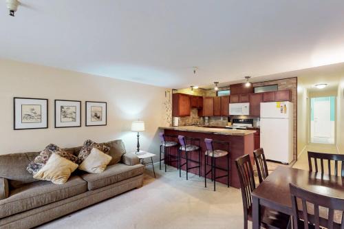 Alyeska Apartment | Family-Friendly North #405: Your Ideal Budget Retreat