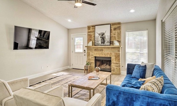Block House Creek House | Explore North Austin: Pet-Friendly Stays Near Lake Travis