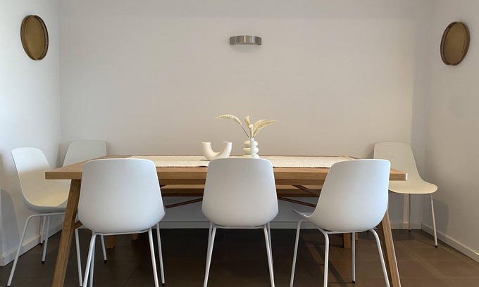 North Beach House | North Beach Esplanade: Pet-Friendly Oceanfront Retreat