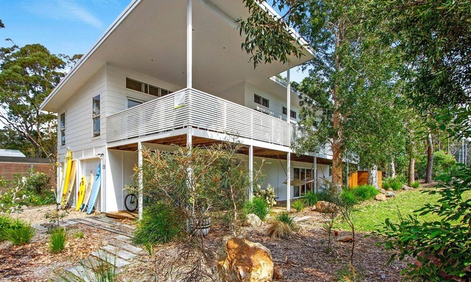 Bendalong House | North Bendy Beach house located across the road from beaches