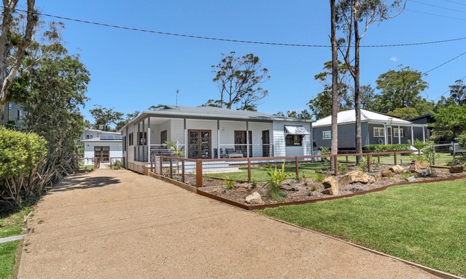 Bendalong House | Cozy North Bendy Beach House with Family and Pet Amenities
