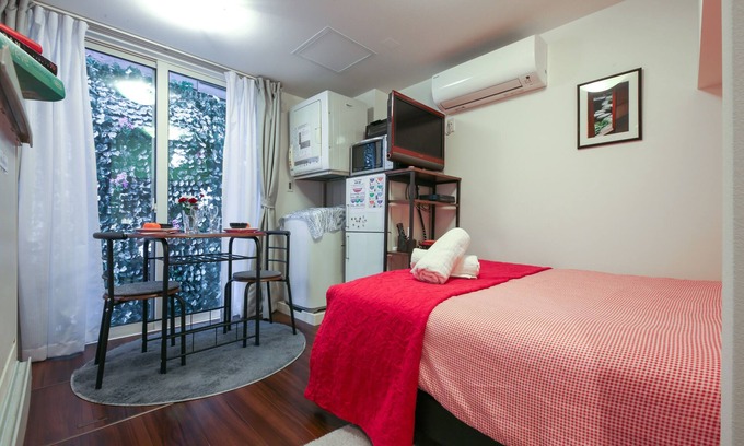 Yoyogi Apartment | North Cottage: Family-Friendly Shibuya Studio Near Meiji Shrine