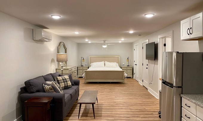 North Downtown Apartment | North Downtown Studio with Pool, Breakfast & Kitchen Access