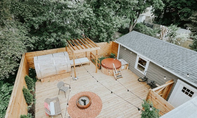 North End House | Nordic Luxury Oasis: Guest Rated 10/10 with Spa & Hot Tub