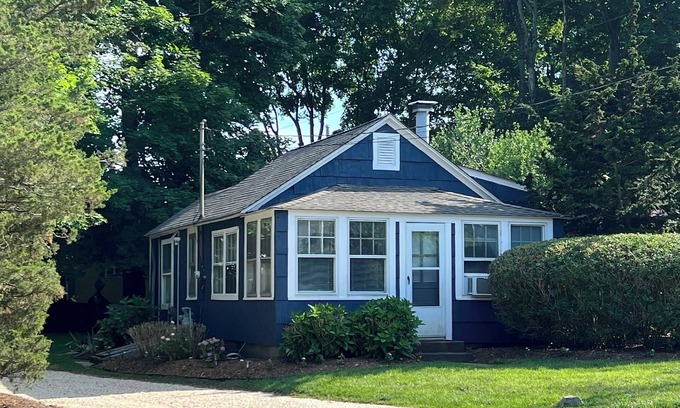 Mattituck House | North Fork Getaway: Walk to Beach with Spa & Ocean View