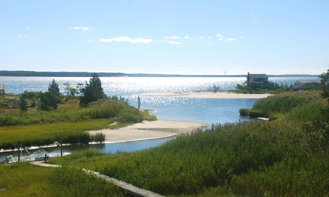 Mattituck House | Indulge in North Fork Wine Country by the Bay
