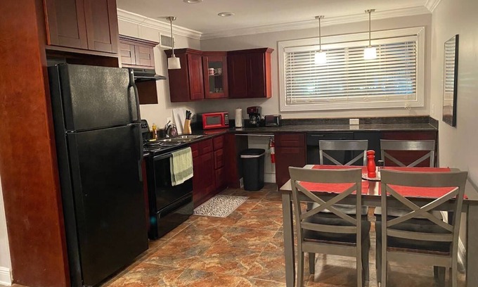 Highlands - Perkins Apartment | North Gates of LSU: 2-Bedroom Retreat with Pool Access